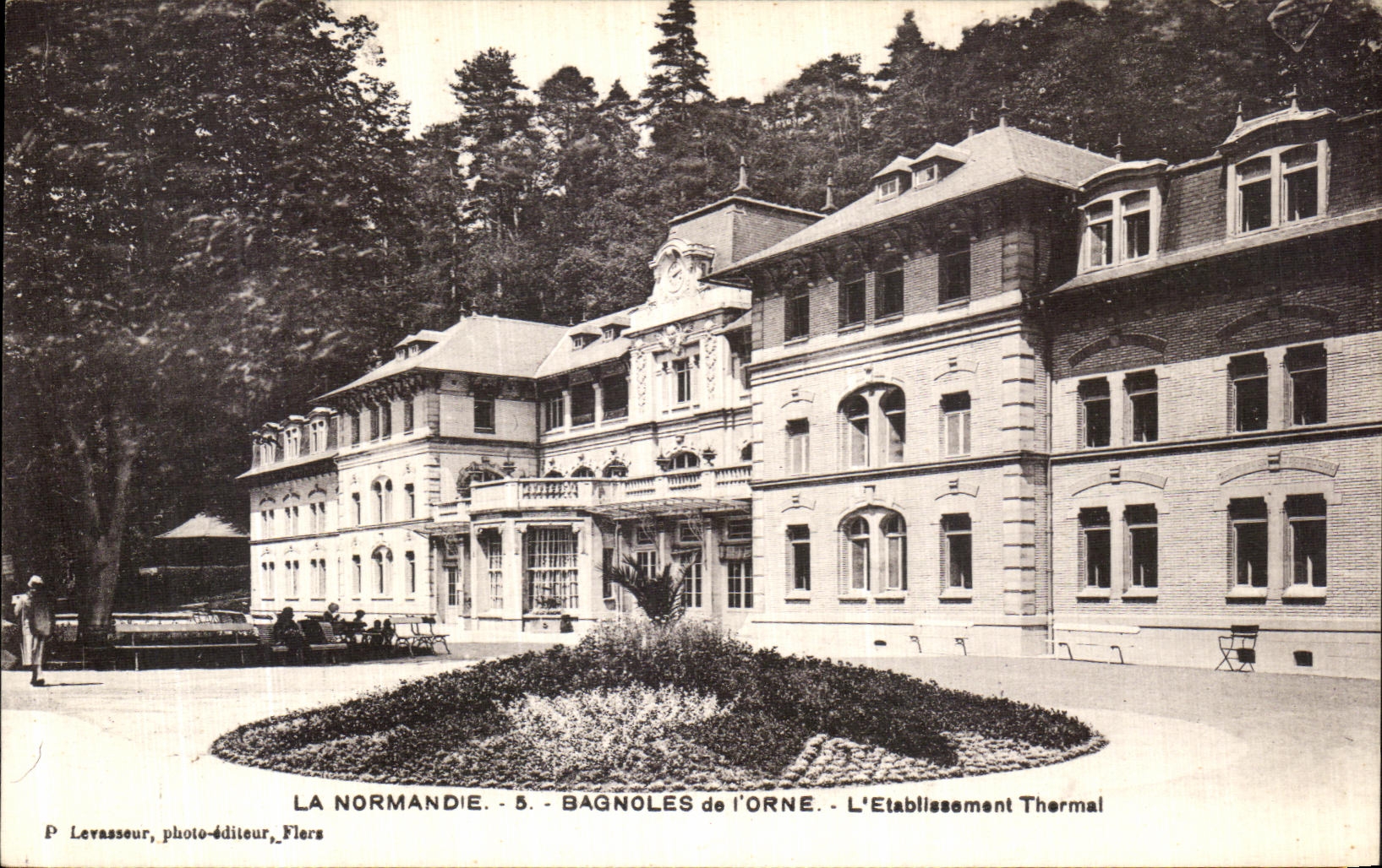 Bagnoles-de-l'Orne - L'istituto termale — P. Levasseur, editore fotografico, Flers