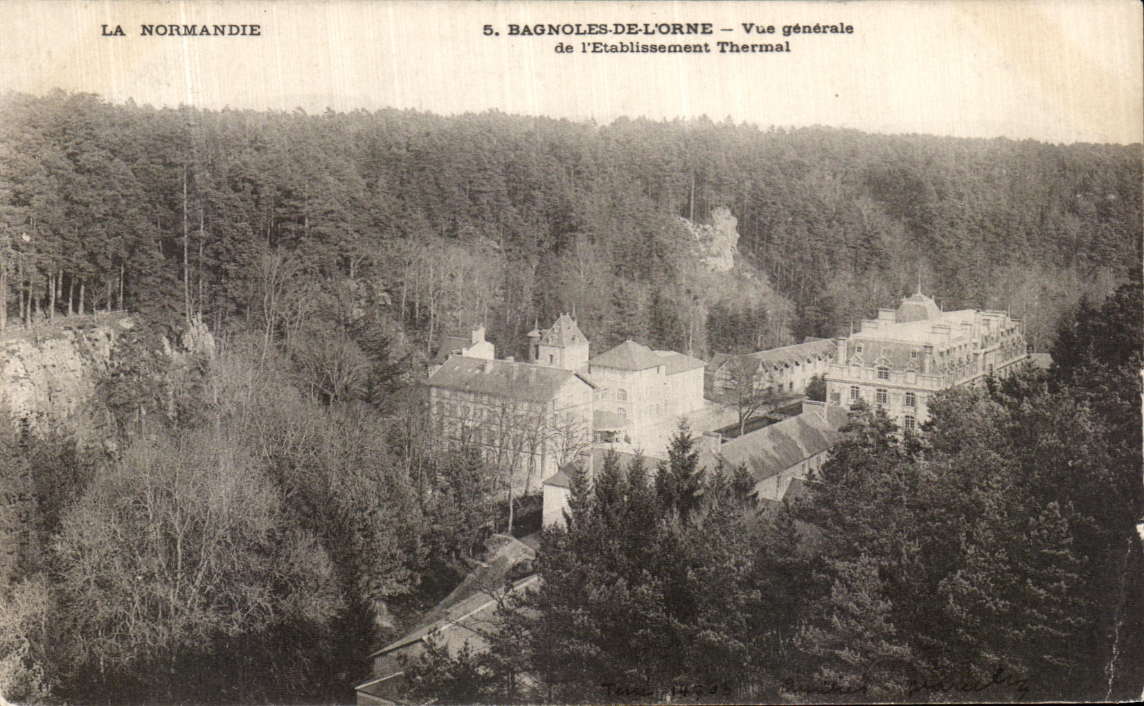 Bagnolles-de-l'Orne — Vue générale de l'Établissement Thermal — La Normandie