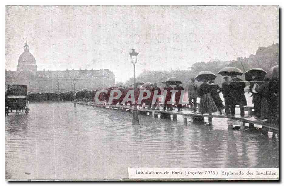 CPA Paris Inondations Esplanade des Invalides