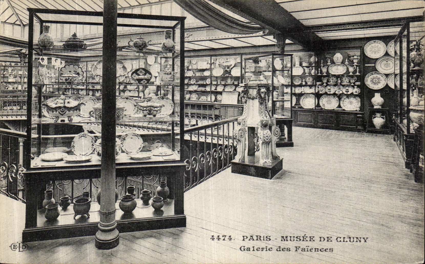 CPA Paris Musee Du Cluny Galerie des faiences