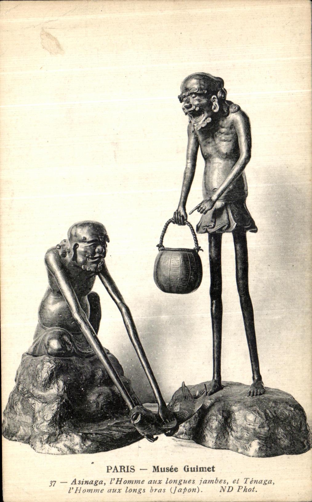 CPA Paris Musee Guimet Asinaga l homme aux longues jambes et enaga L homme aux longs bras 