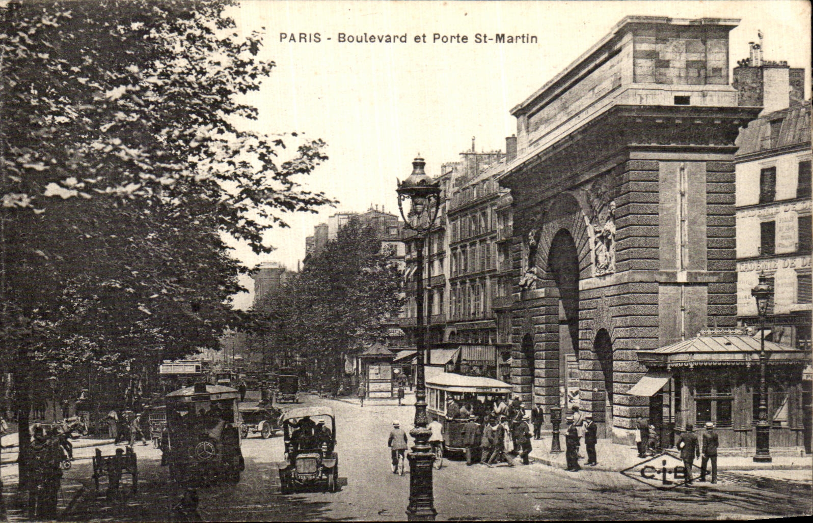 CPA Paris Boulevard et Porte St Martin 