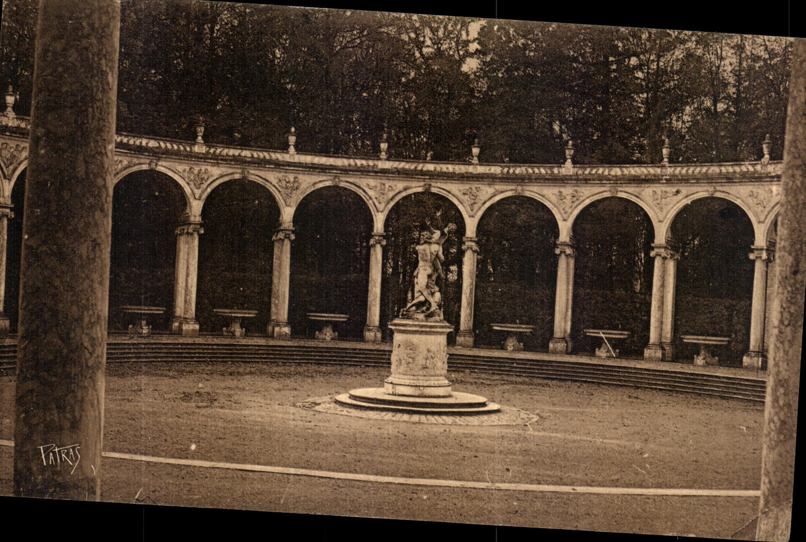 CPA Versailles La Colonne Oeuvre de Mansart