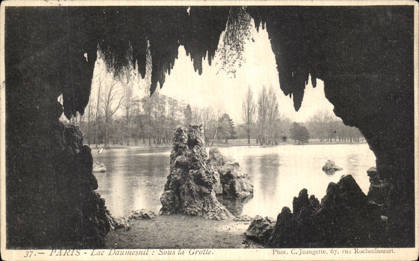 CPA Paris Lac Daumesnil Sous la Grotte