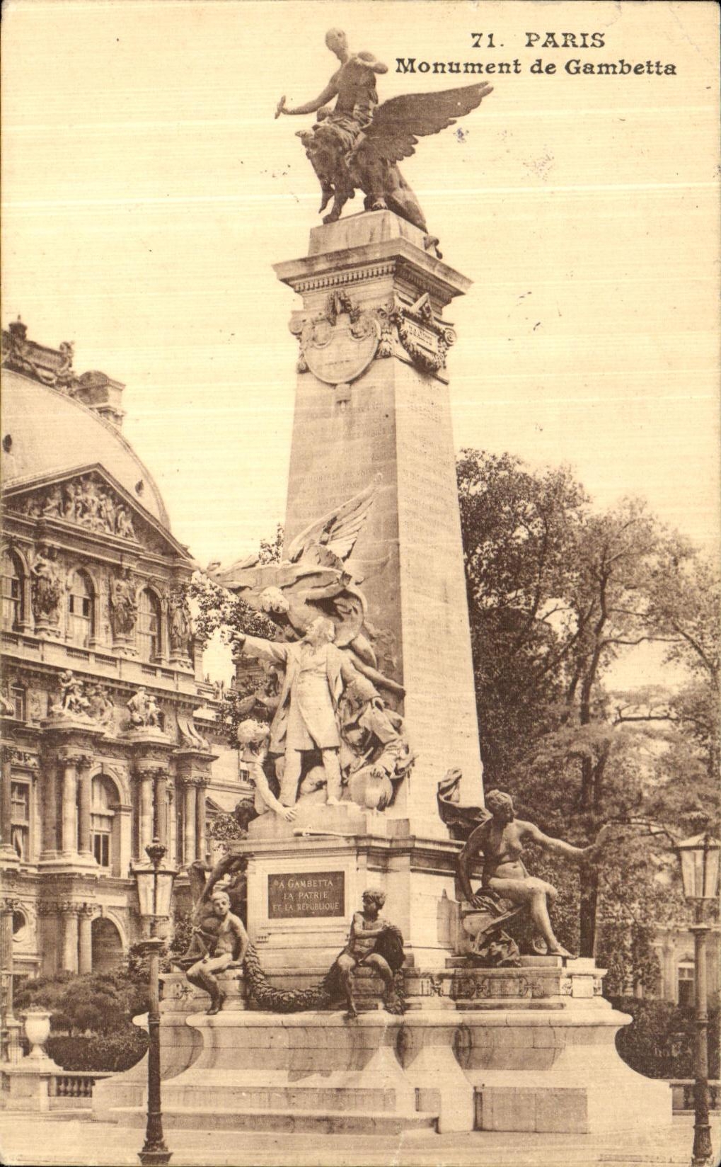 CPA Paris Monument de Gambetta Louvre