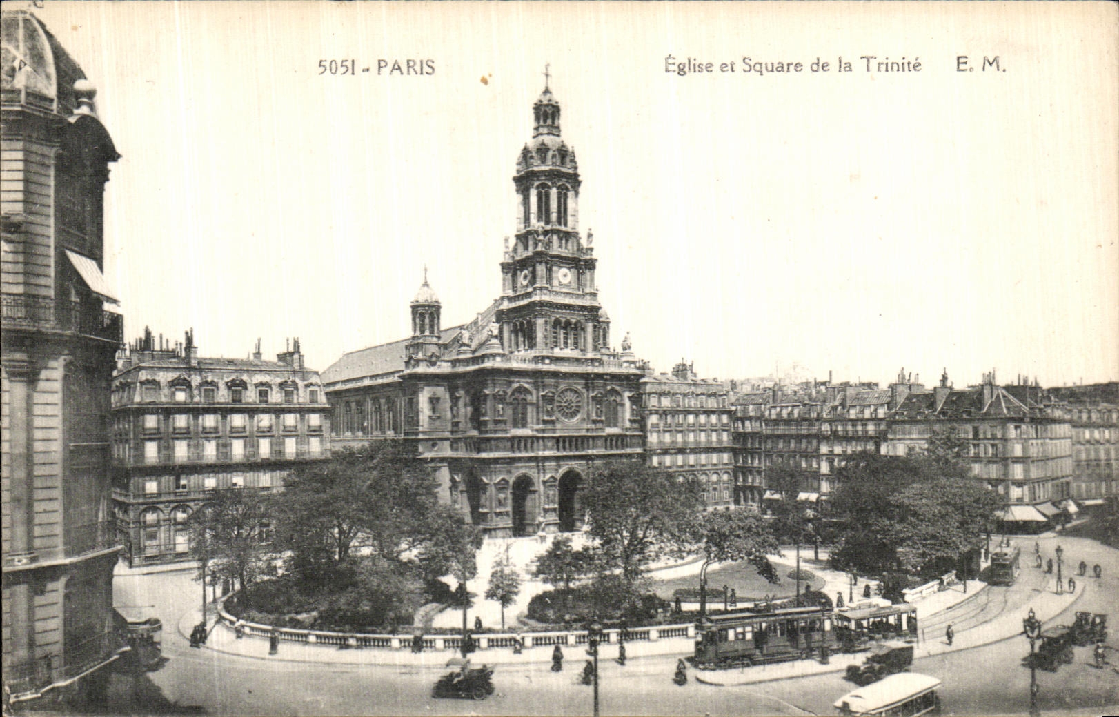 CPA Paris Eglise Eglise et Square de la Trinite