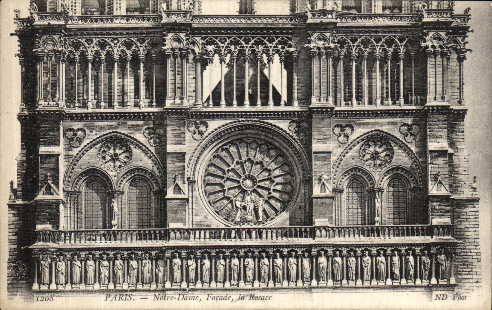 CPA Paris Notre Dame Facade la Rosace