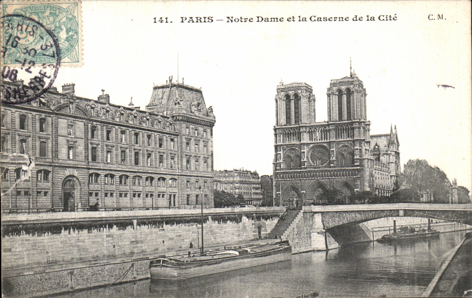CPA Paris Notre Dame et la Caserne de la Cite