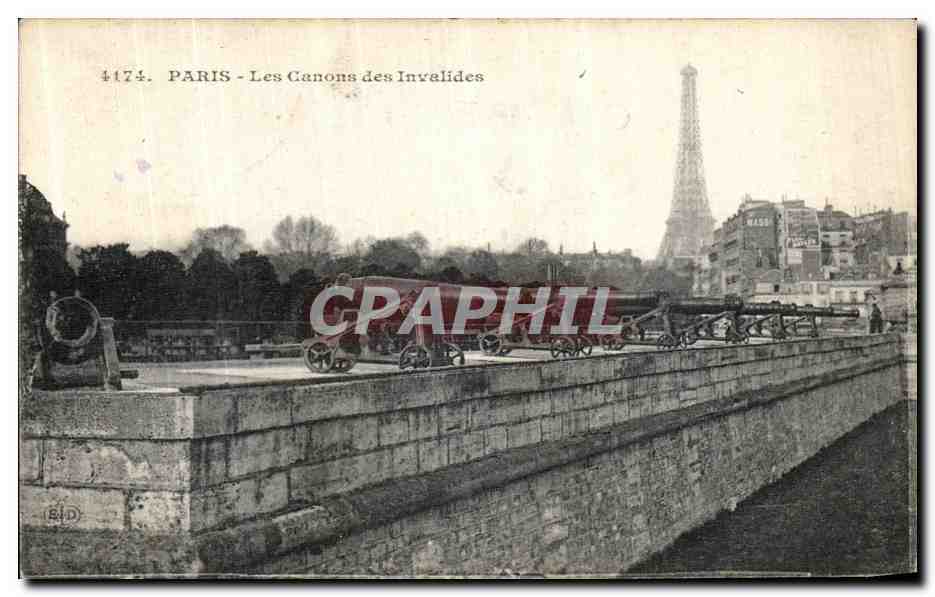 CPA Paris Les Canons des Invalides Tour Eiffel