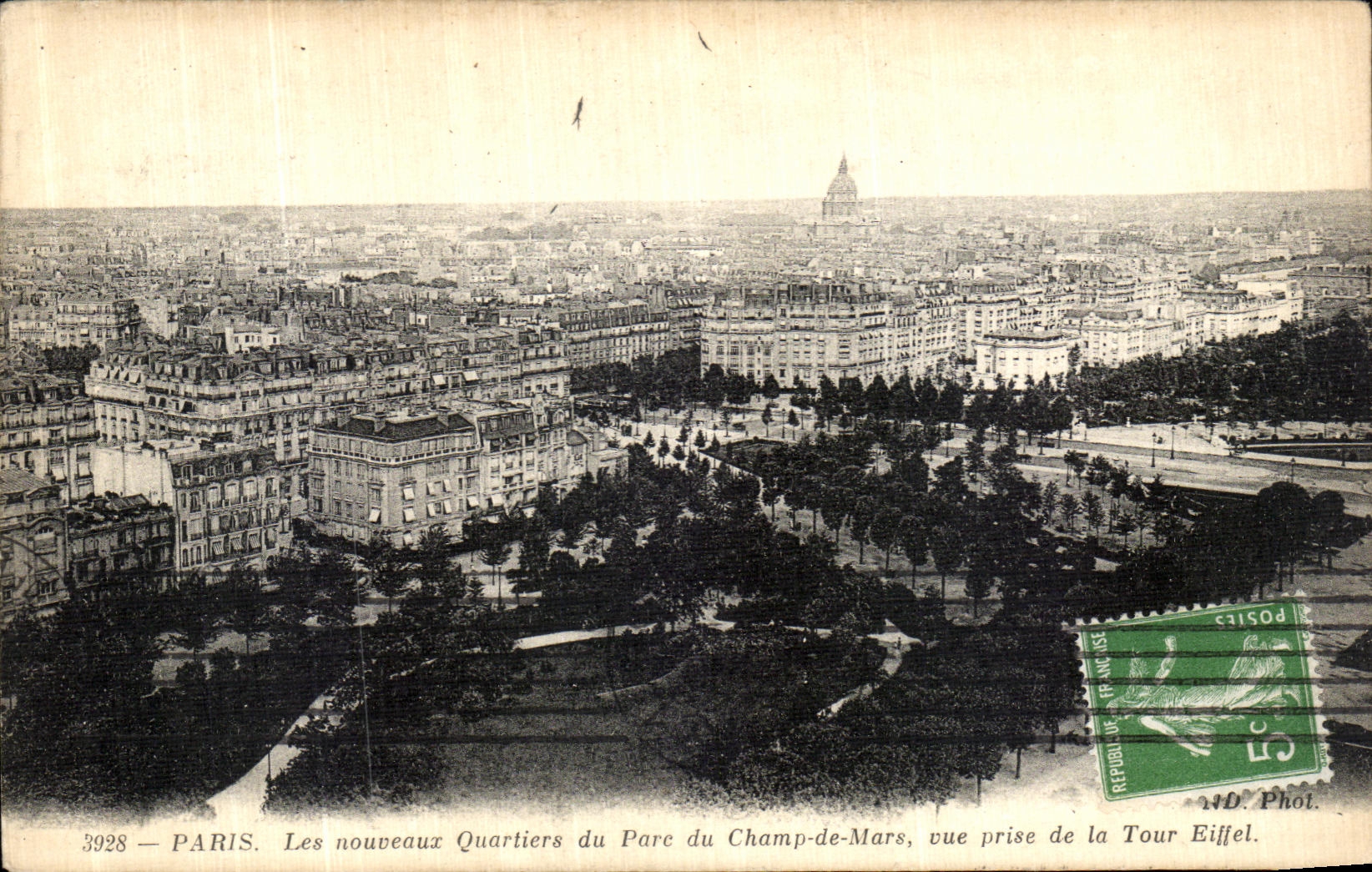 CPA Paris Les Nouveaux Quartiers du Pare du Champ de Mars