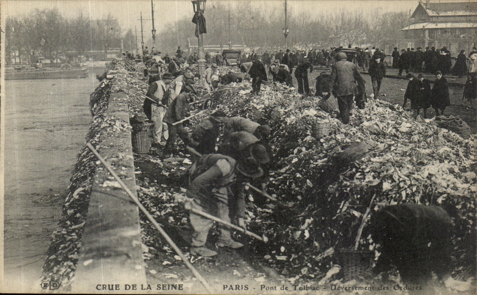 Crue de la Seine — Pont de Tolbiac — Déversement des Ordures — Éditeur E.P.D.