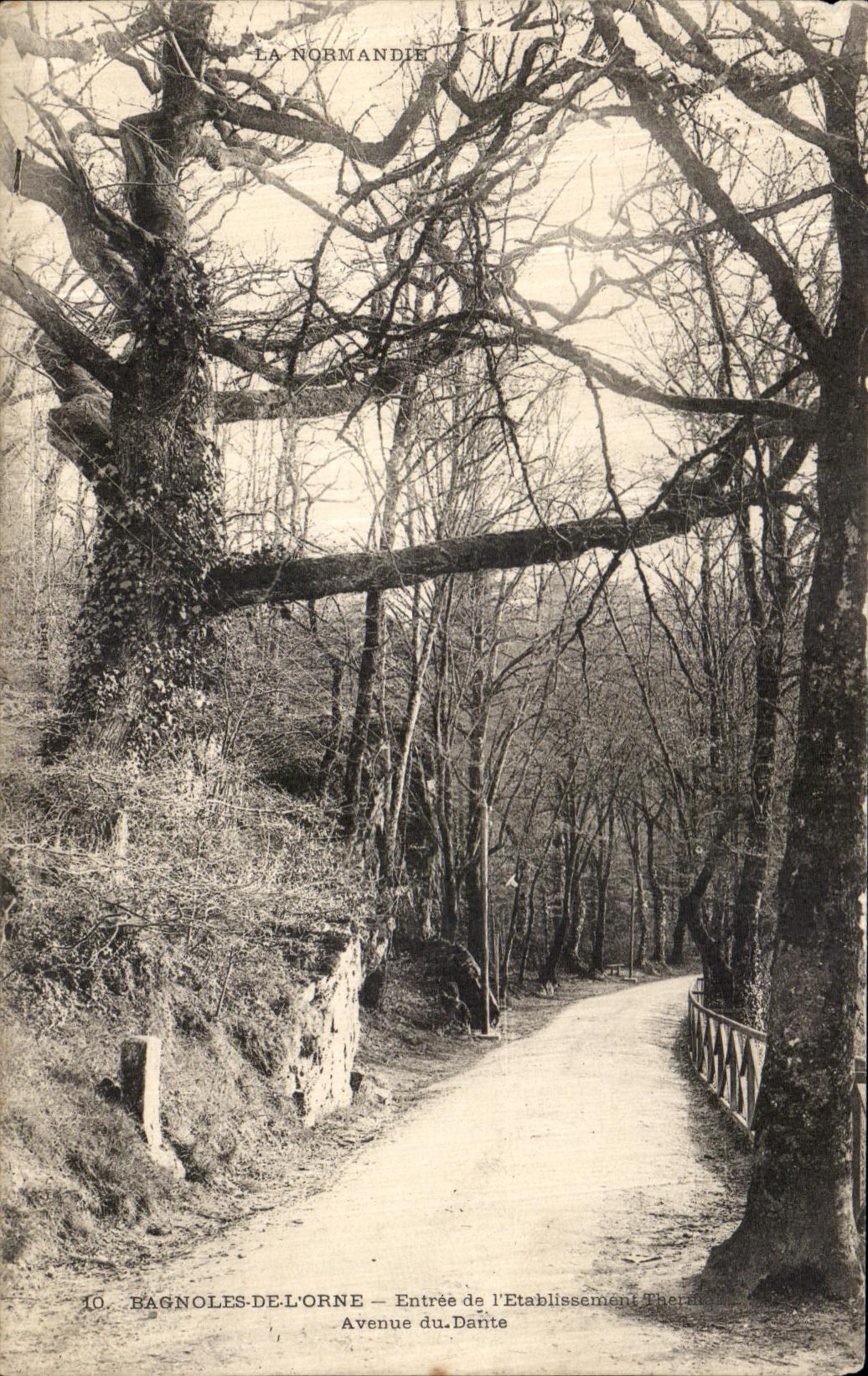HAGNOLES-DE-L'ORNE — Entrada del Establecimiento Termal, Avenue du Dante — La Normandía