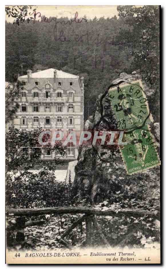 CPA Bagnoles de l Orne Etablissement Thermal vu des Rochers