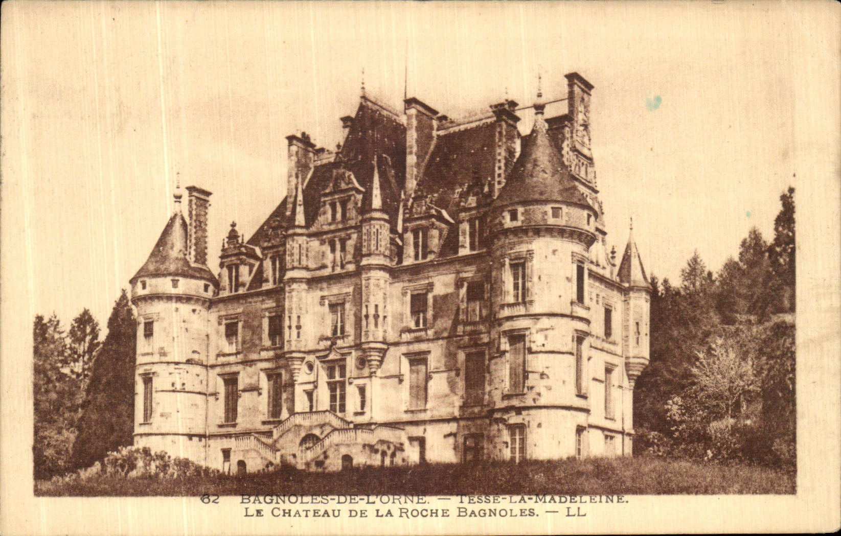 Bagnoles-de-l'Orne — Il Castello di La Roche-Bagnoles — LL