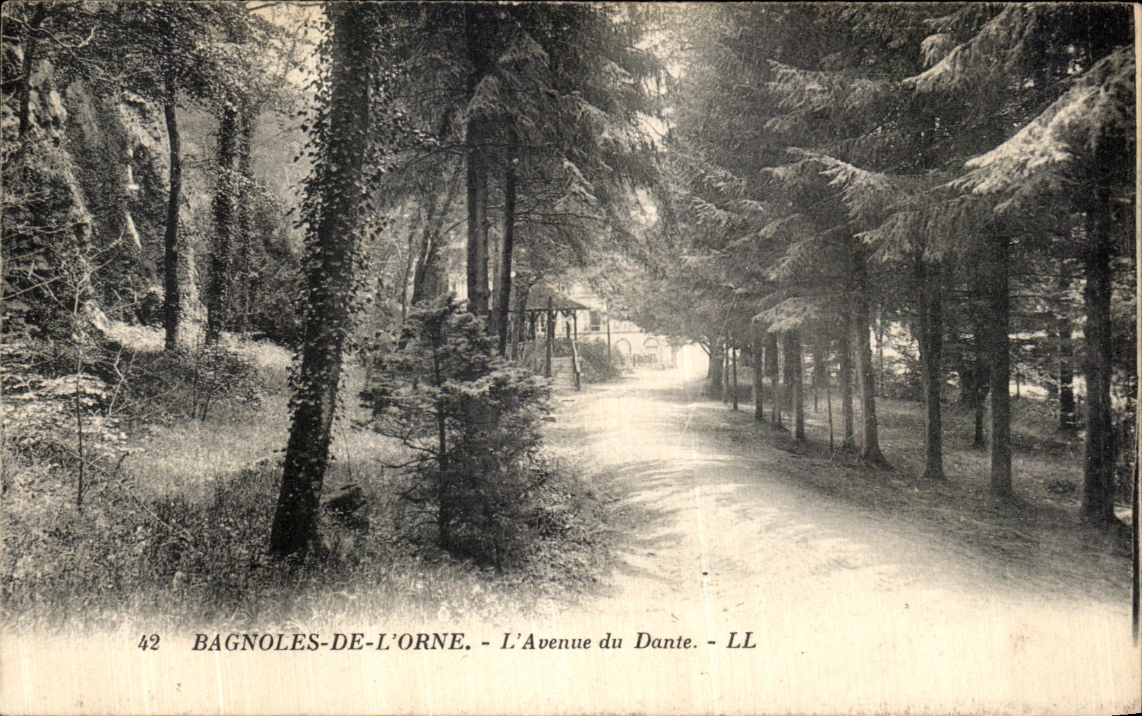 Bagnolès-de-l'Orne — La Avenida del Dante — LL