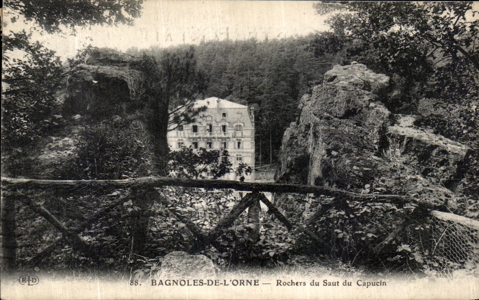 Bagnoles-de-l'Orne — Rocce del Salto del Capucino — Editore ELD, n°88