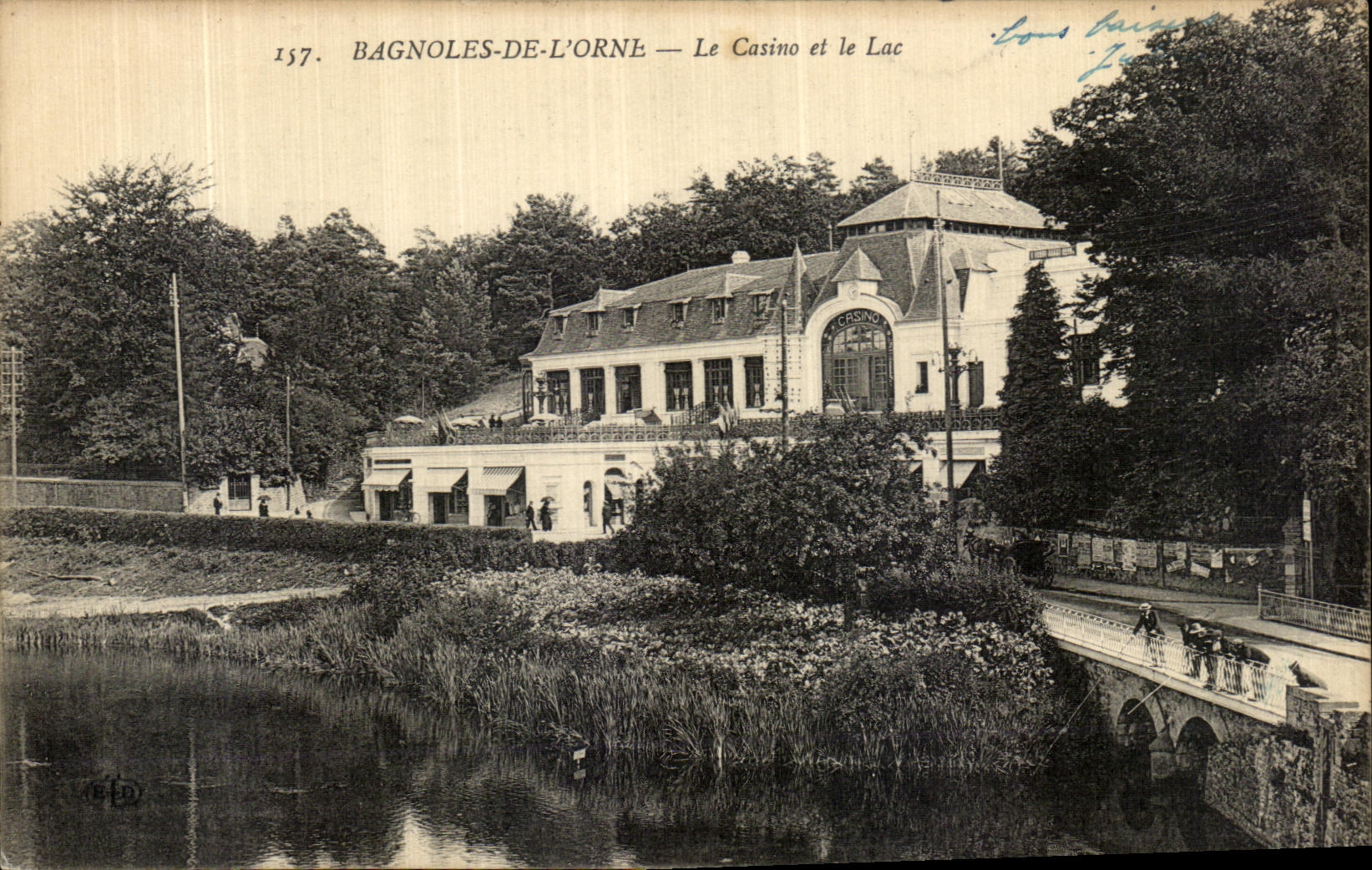CPA Bagnoles De L Orne Le Casino et le lac