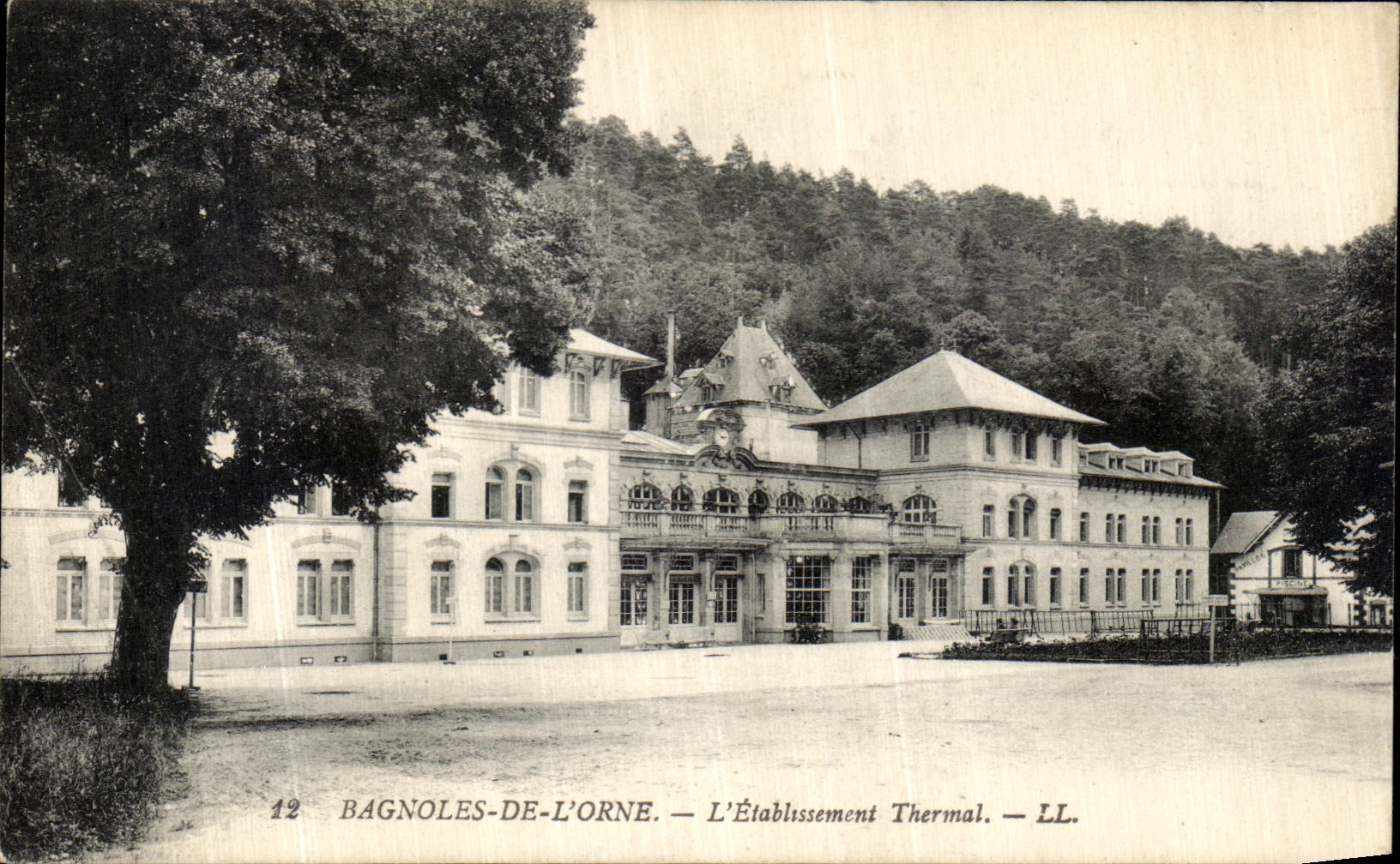 Bagnoles-de-l'Orne — Das Thermalbad — LL.