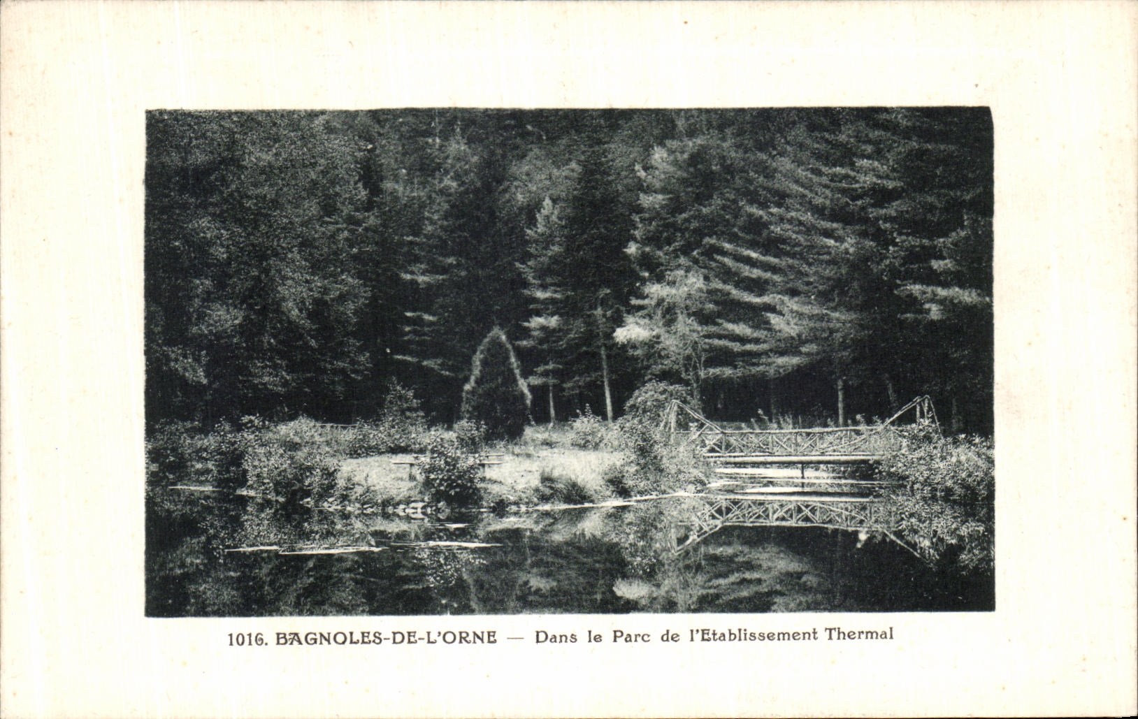 Bagnolles-de-l'Orne — En el Parque del Establecimiento Termal — E. Reussel, Argentan, n°1016