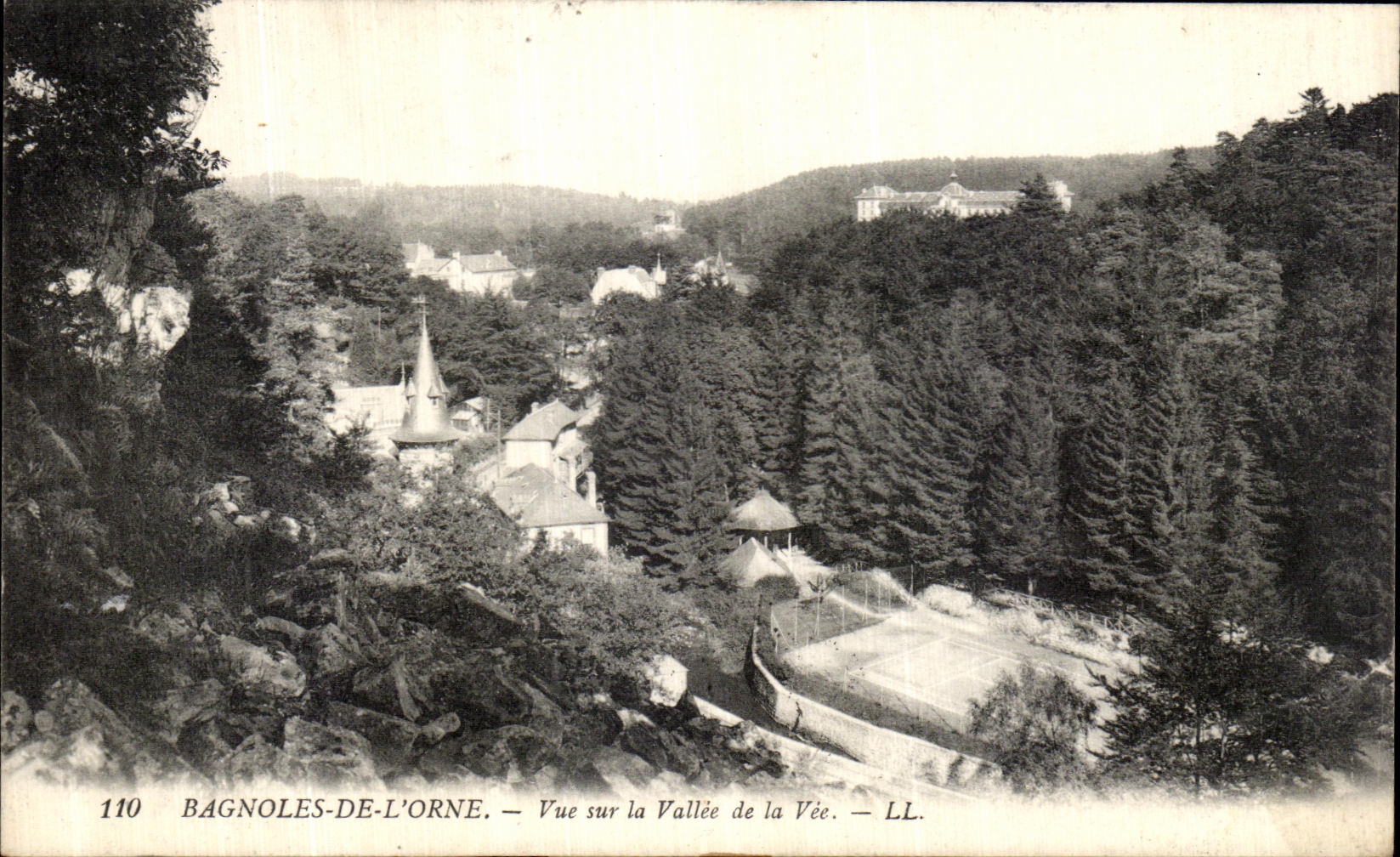 Bagnoles-de-l'Orne — Vista sulla Valle della Vée — LL. — N° 110