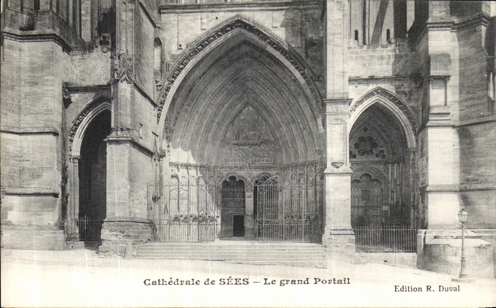 CPA Cathedrale de Sees Le Grand Portail