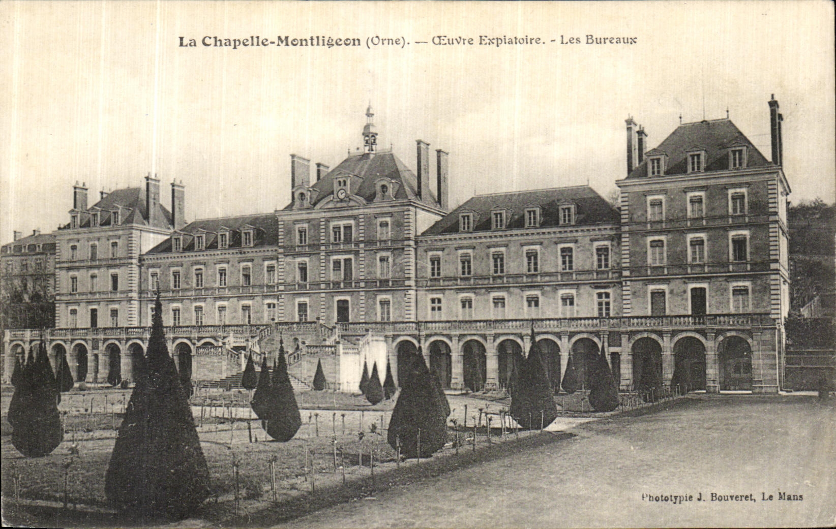CPA La Chapelle Montligeon Ceuvre Expiatoire Les Bureaux