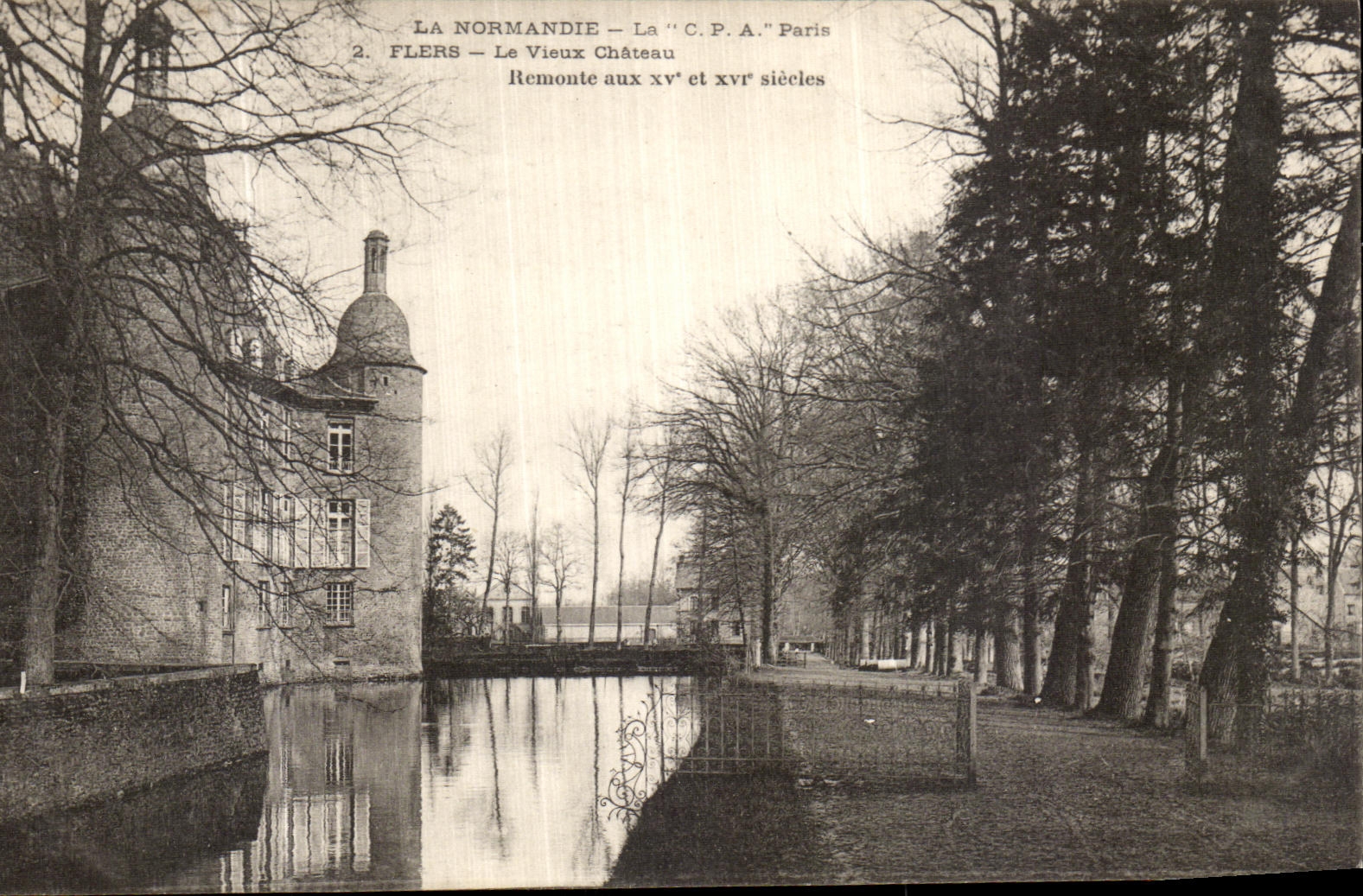 CPA La Normandie La C P A Paris Flers Le Vieux Chateau 