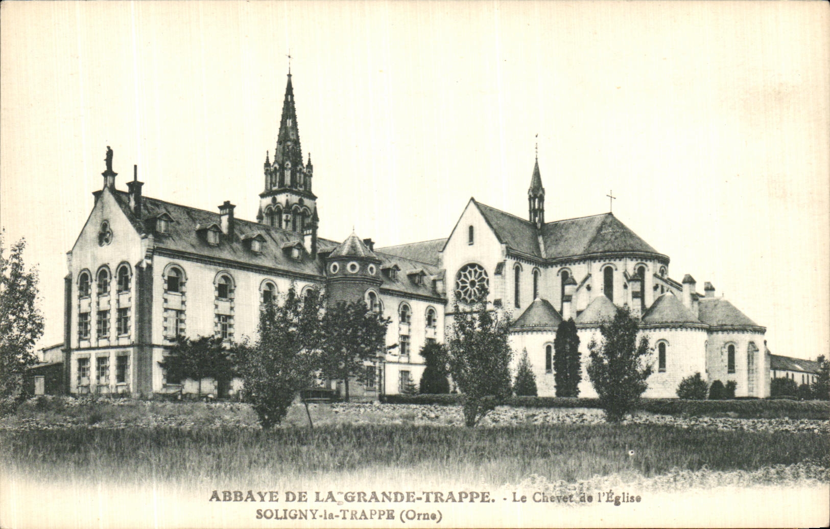 CPA Abbaye De La Grande Trappe Le Chevet de L Eglise Soligny la Trappe