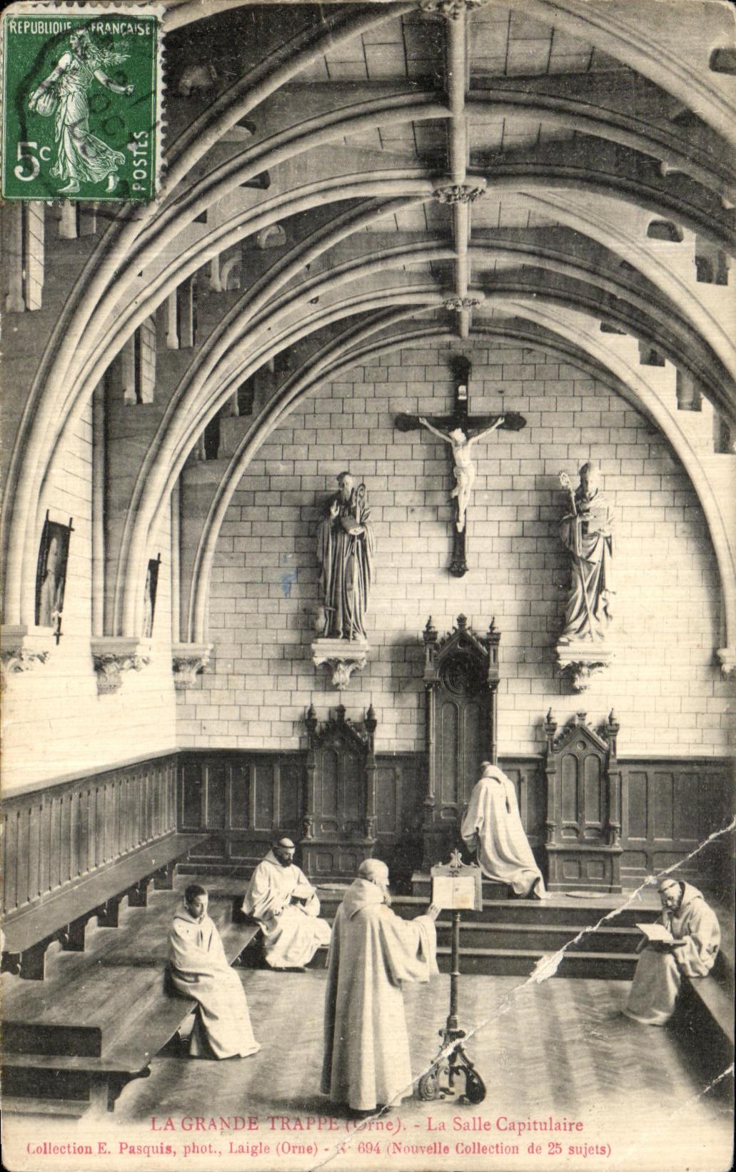 CPA La Grande Trappe La salle capitulaire 