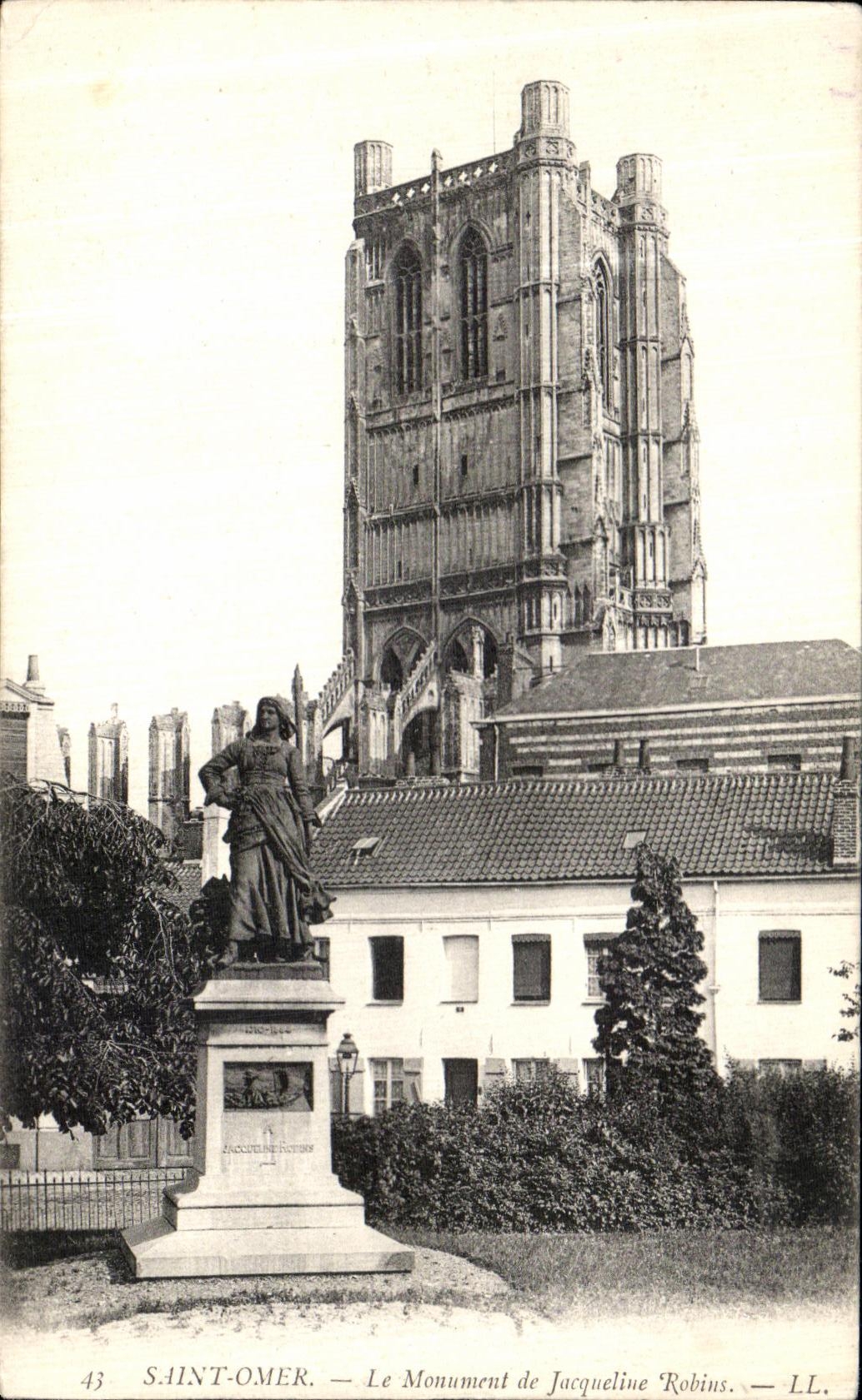 CPA Saint Omer Le Monument de Jacqueline Robins