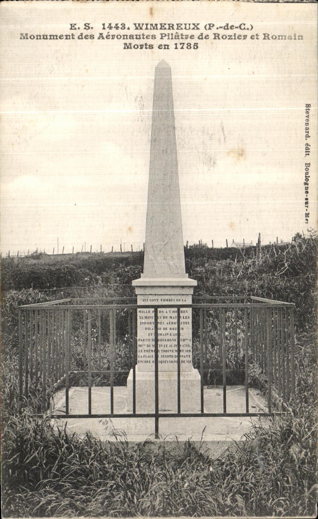 Wimereux (P.-de-C.) — Monument des Aéronautes Pilâtre de Rozier et Romain — Éditeur Stevonnard, n° 1443