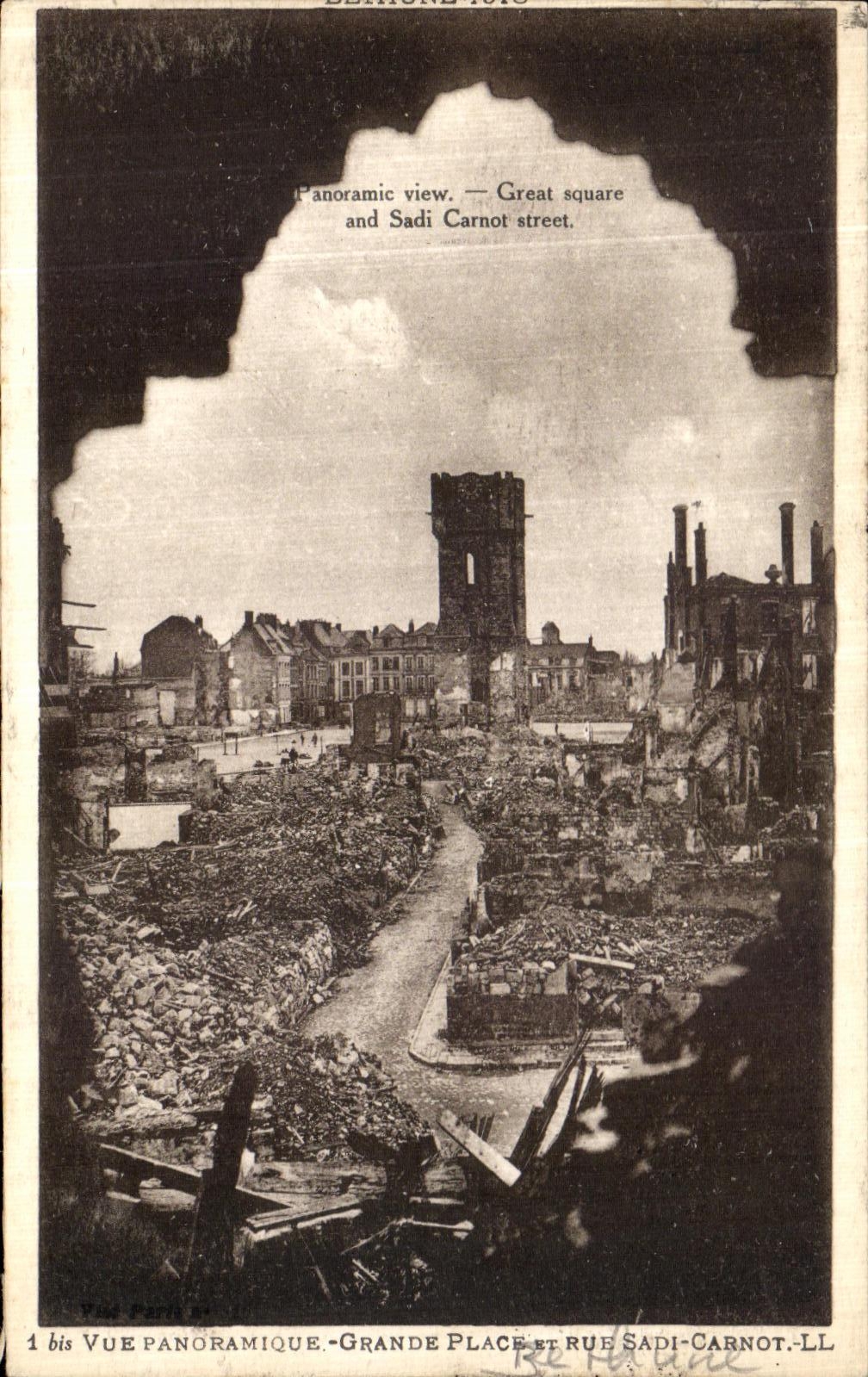 CPA Bethune Vue panoramique Grand place Rue Sadi Carnot Militari