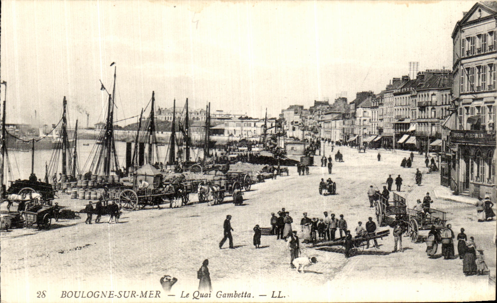Boulogne-sur-Mer — Le Quai Gambetta — LL. — n°28