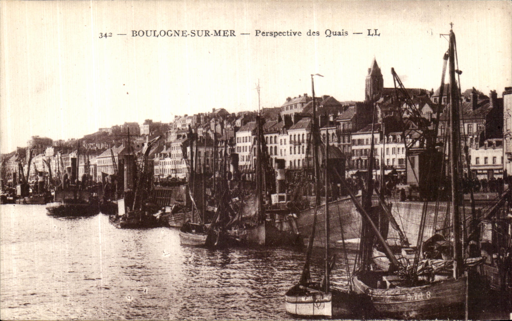 Boulogne-sur-Mer — Perspective des Quais — LL