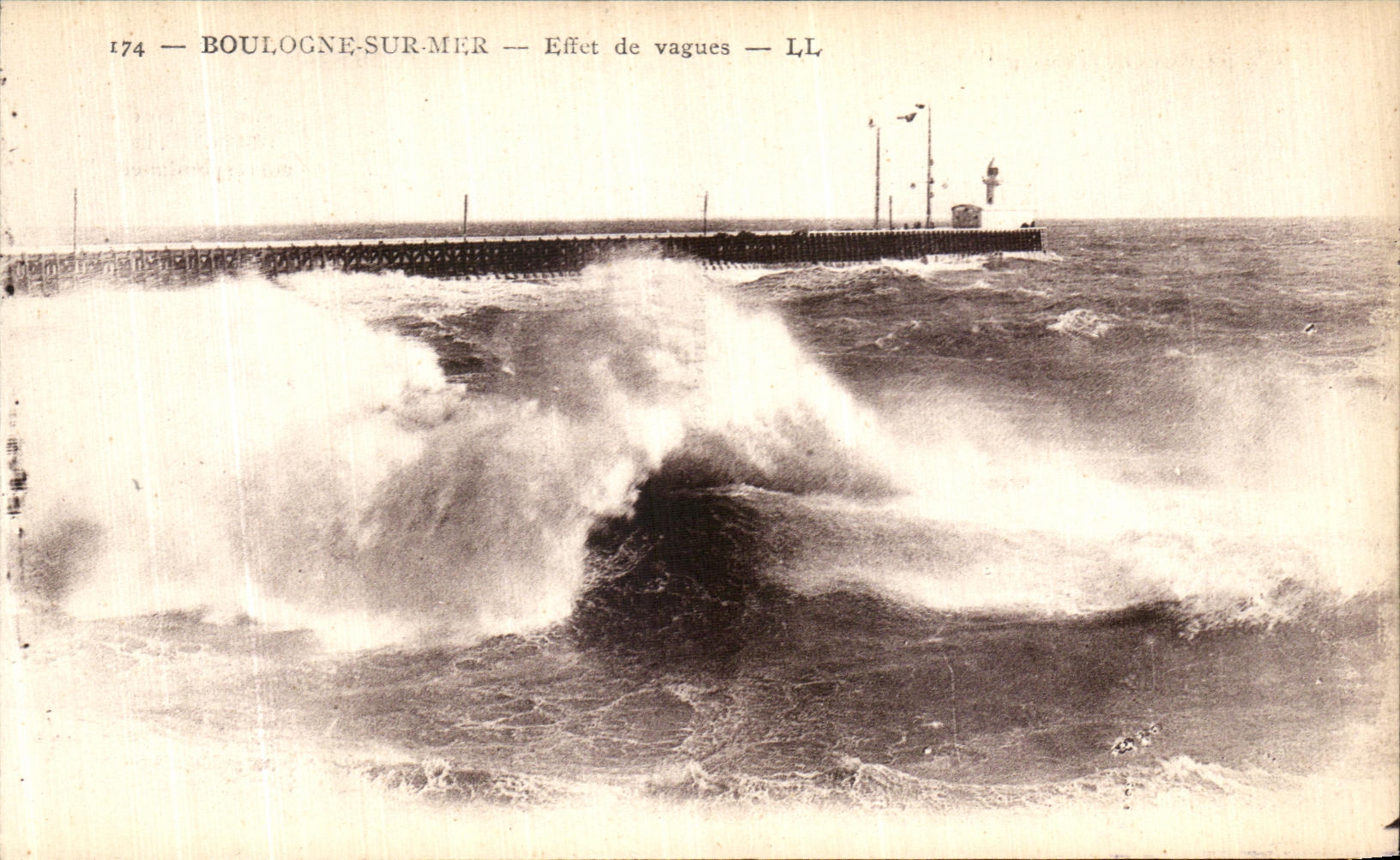 Boulogne-sur-Mer — Effect van golven — LL
