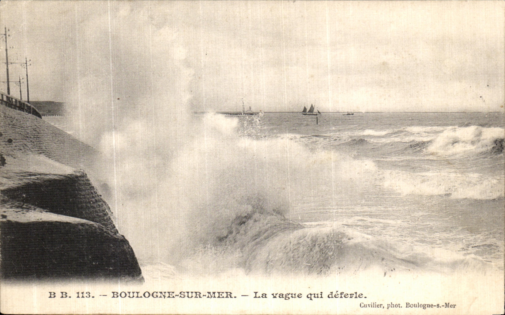 Boulogne-sur-Mer — La ola que rompe — Cuvilier, fot. Boulogne-s.-Mer