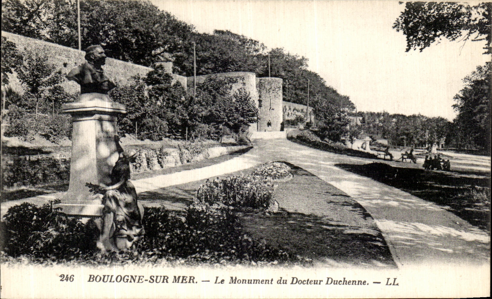 Boulogne-sur-Mer — Het Monument van Dokter Duchenne — LL, n°246