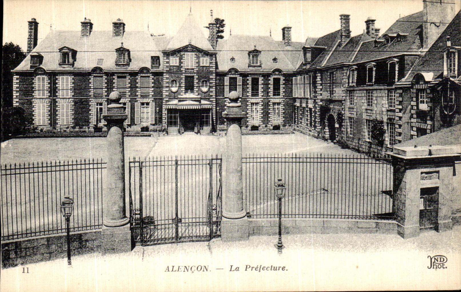 CPA Alencon La Prefecture