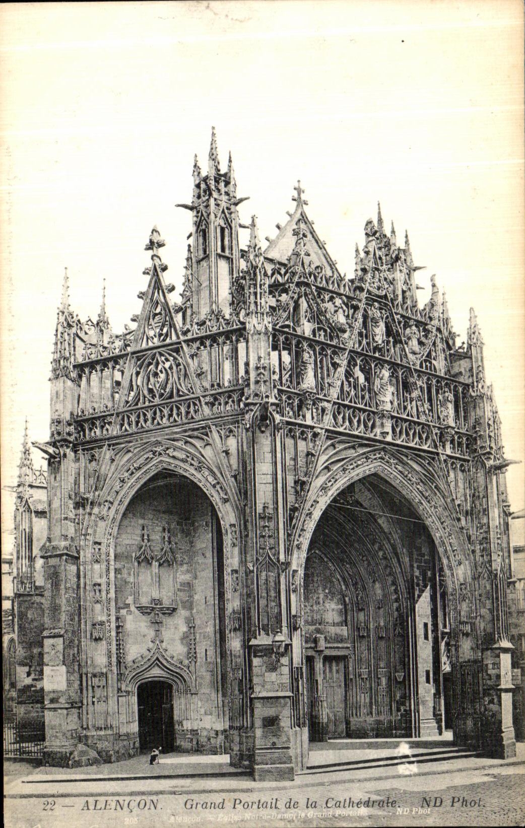 CPA Alencon Grand Portail de la Cathedrale