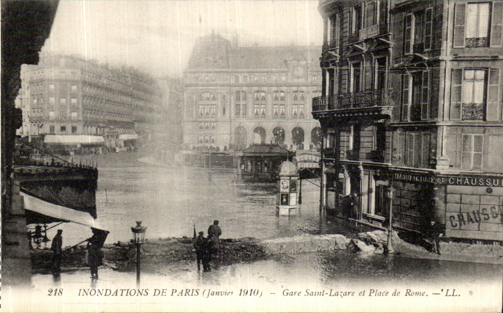 CPA Paris Inondations De Gare Saint Larare et Place de Rome