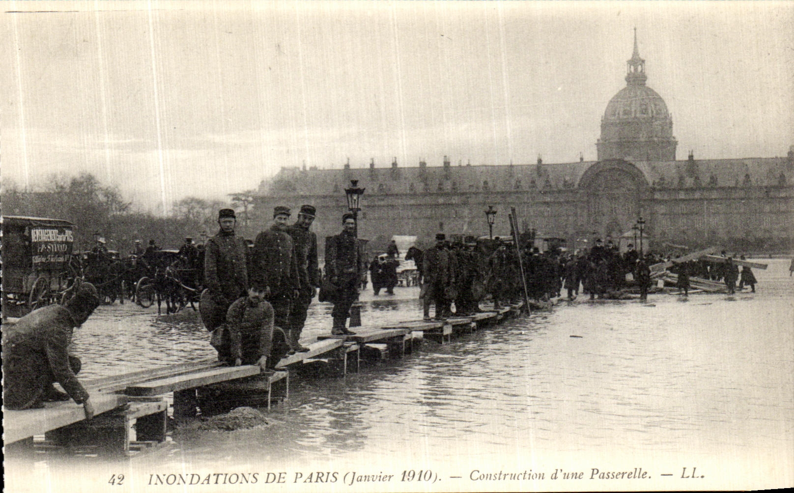 Überschwemmungen in Paris (Januar 1910) — Bau einer Brücke — LL.