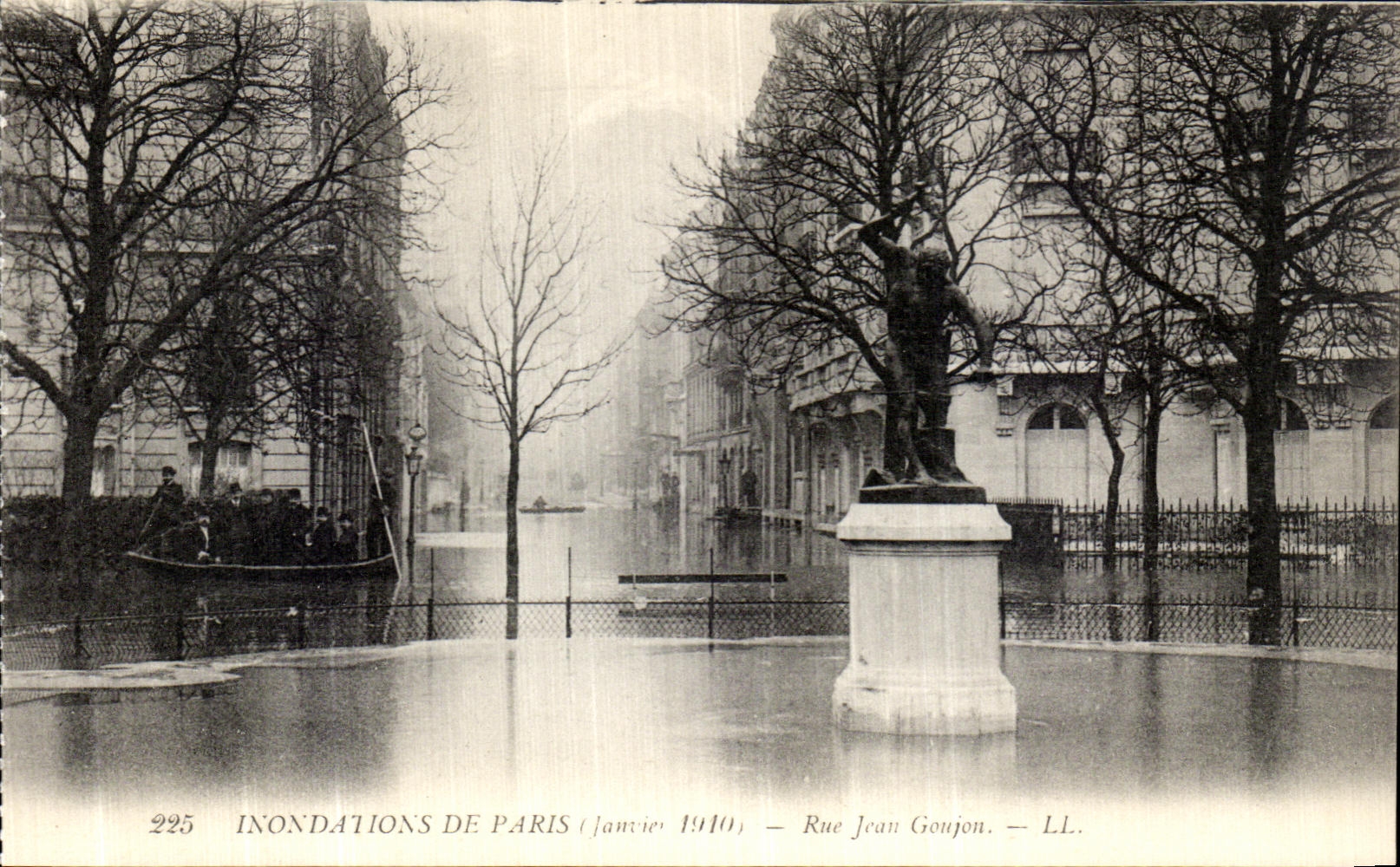 CPA Paris Inondations De Rue Jeau Gonjon