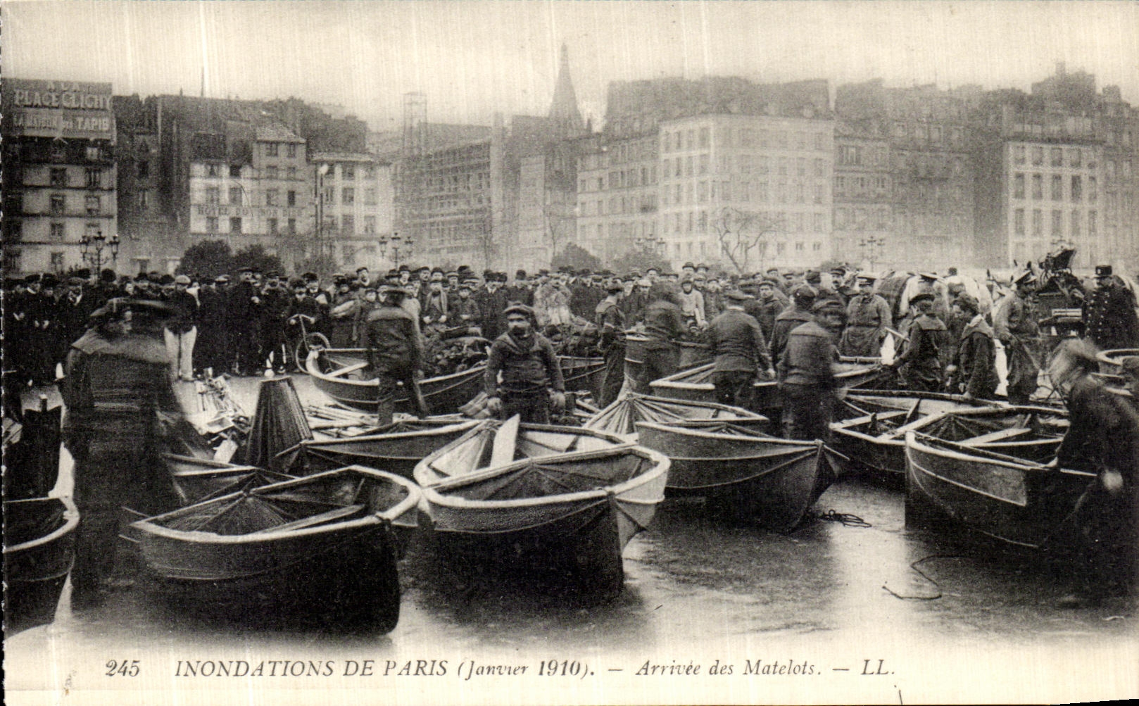 Inondations de Paris (Janvier 1910) — Arrivée des Matelots — LL.