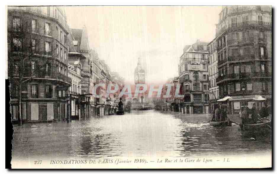 CPA Paris Inondations De La Rue et la Gare de Lyon