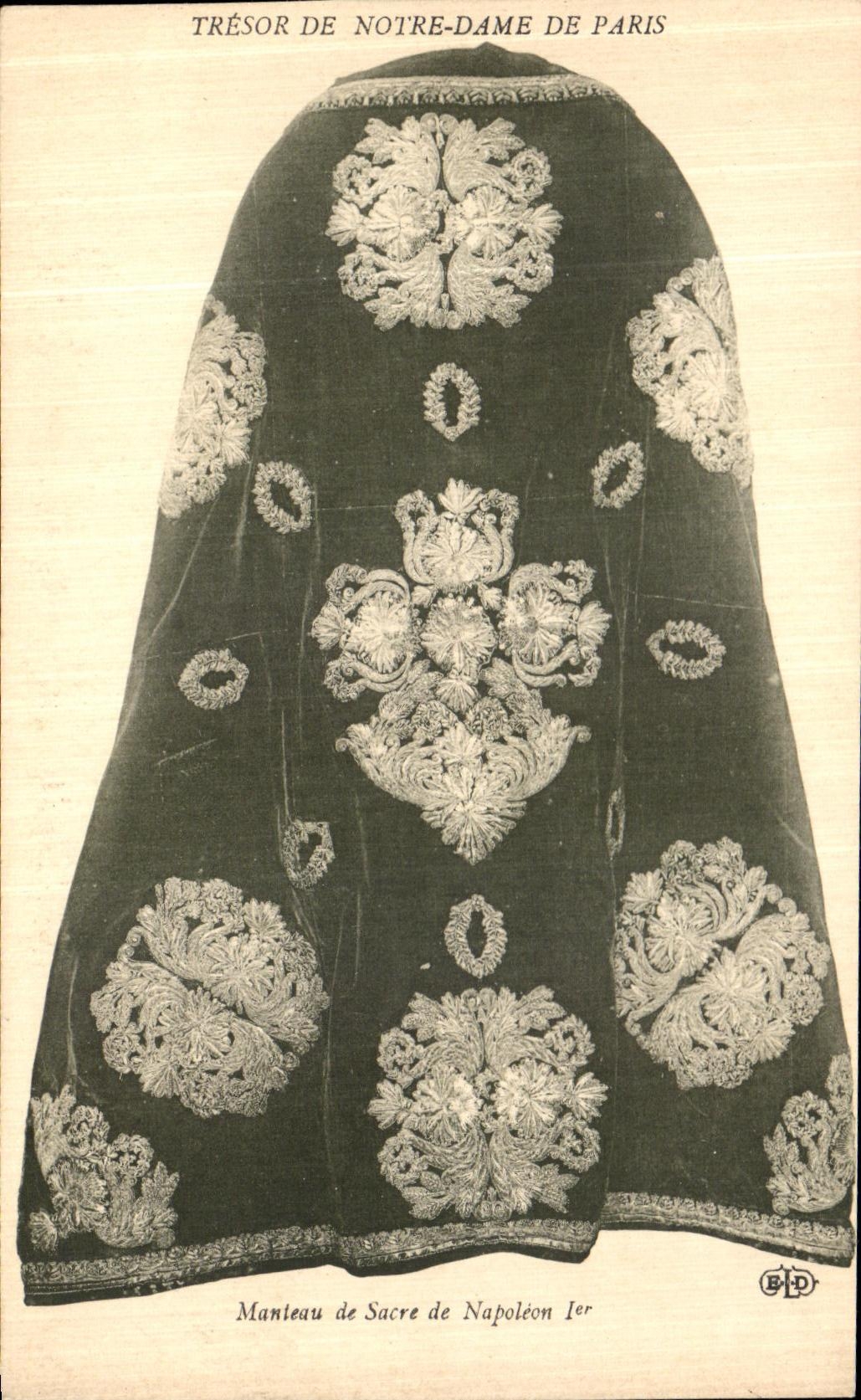 CPA Paris Eglise Notre Dame Tresor Manteau de sacre de Napoleon 1er