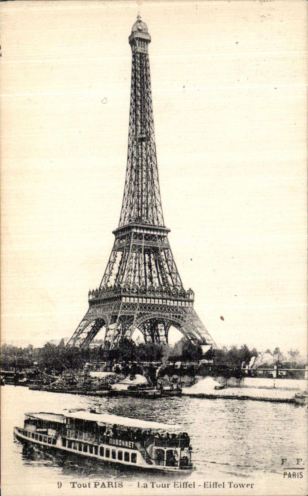 CPA Tout Paris La Tour Eiffel Peniche