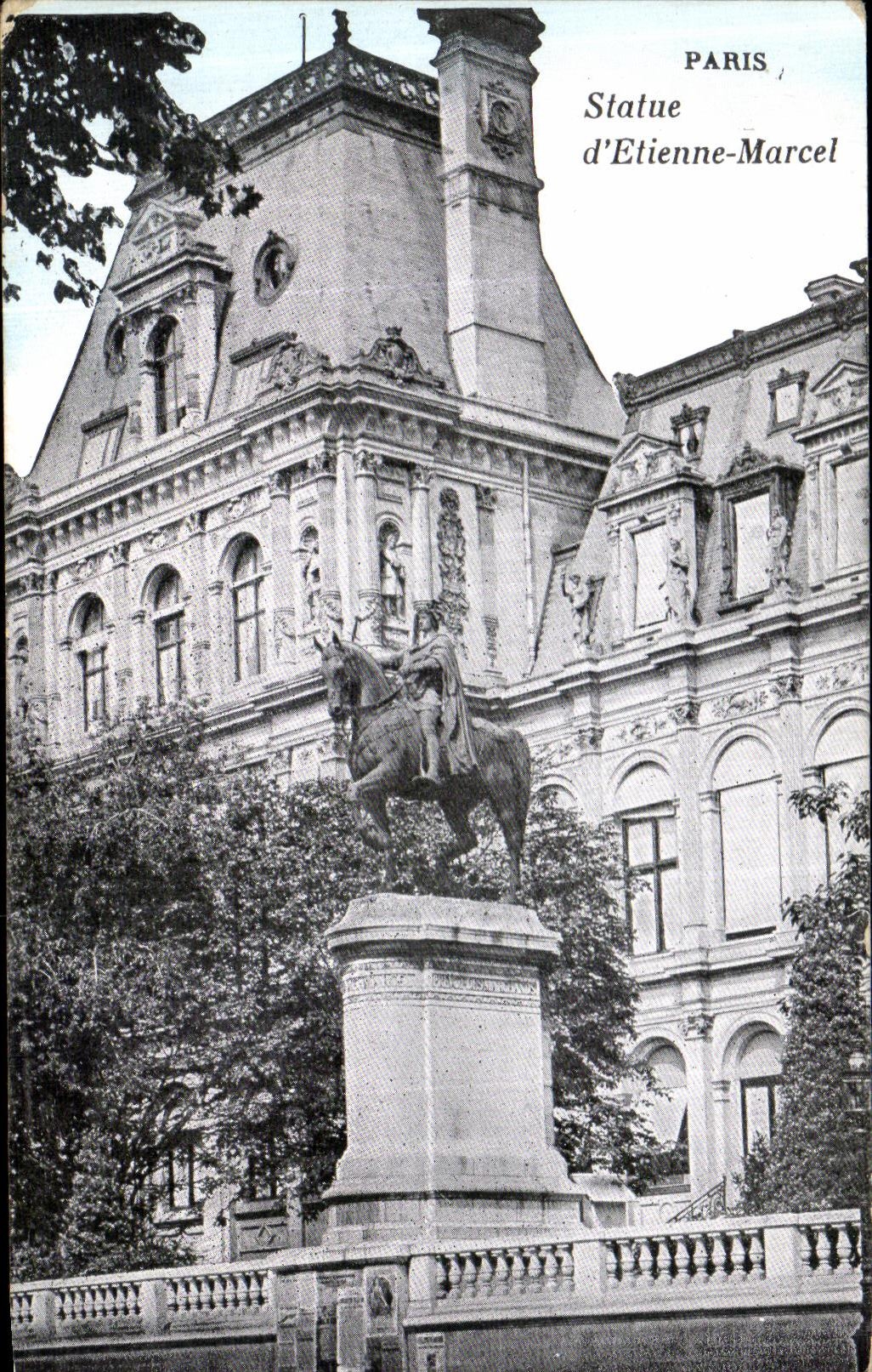 CPA Paris Statue d Etienne Marcel