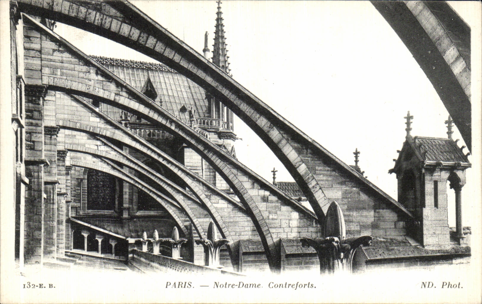 CPA Paris Notre Dame Contreforts