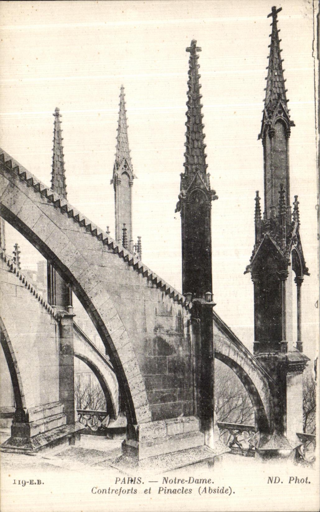 CPA Paris Notre Dame Contreforts et pinacles