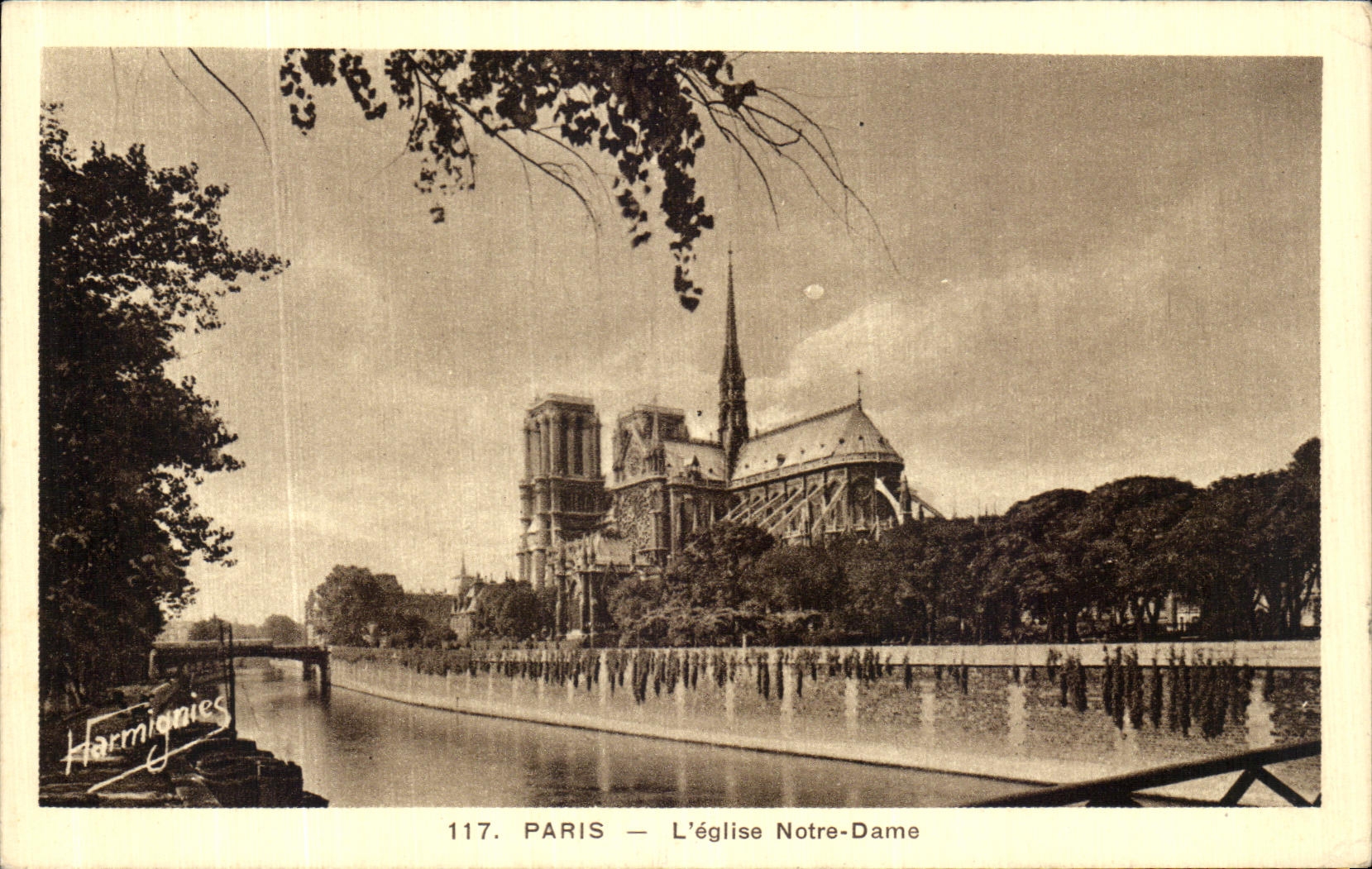 CPA Paris L eglise Notre Dame